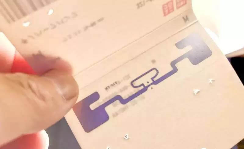 uniqlo ung dung rfid vao qua trinh quan ly ra sao IjMj