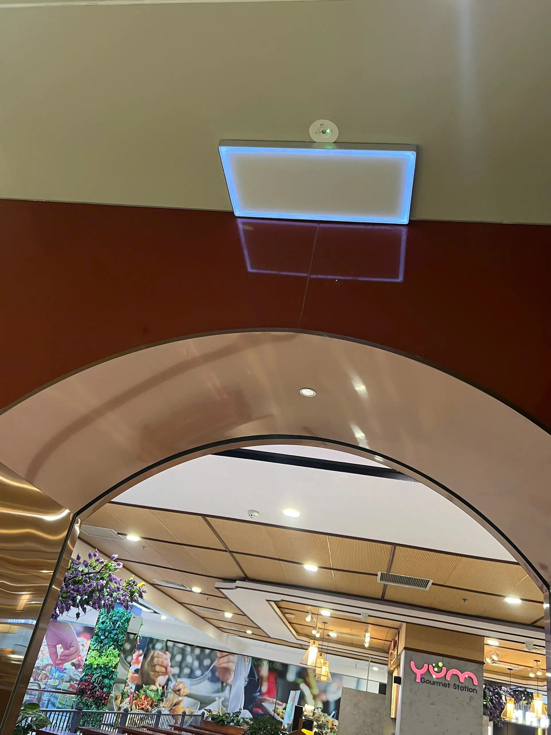 giai phap quan ly nha sach tai saigon oxford bookstore menas mall saigon airport 6aba