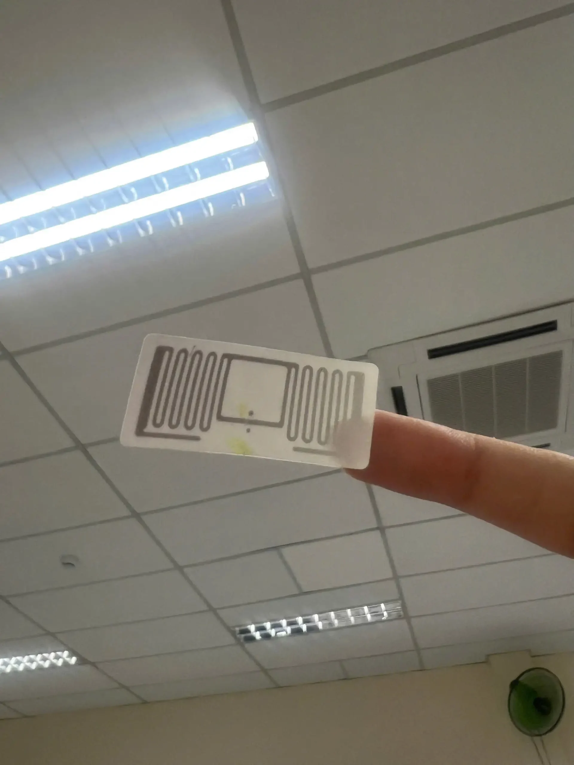 giai phap quan ly nha sach tai saigon oxford bookstore menas mall saigon airport GBE7 scaled